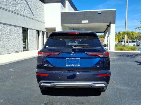 New 2026 Mitsubishi Outlander SE image 4