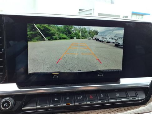 Used 2022 Chevrolet Silverado 1500 LT AWD/4WD image 10
