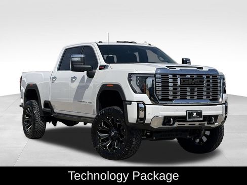Used 2024 GMC Sierra 2500 Denali w/ Denali Reserve Package AWD/4WD image 2