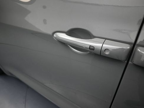 Used 2022 Chrysler Pacifica Touring-L FWD image 33