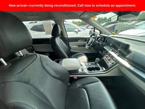 Used 2022 Kia Carnival LX FWD image 5