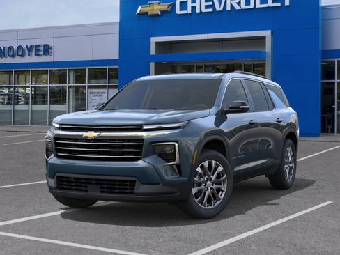 New 2026 Chevrolet Traverse LT w/ Sun and Wheel Package AWD/4WD image 30