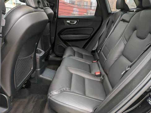 Certified 2024 Volvo XC60 T8 Ultimate w/ Climate Package image 23