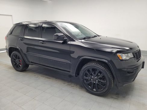 Used 2020 Jeep Grand Cherokee Altitude image 11