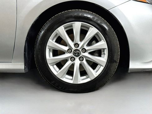 Used 2019 Toyota Camry LE FWD image 38