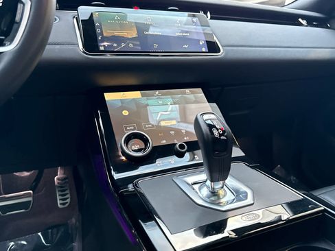 Certified 2023 Land Rover Range Rover Evoque R-Dynamic SE image 9