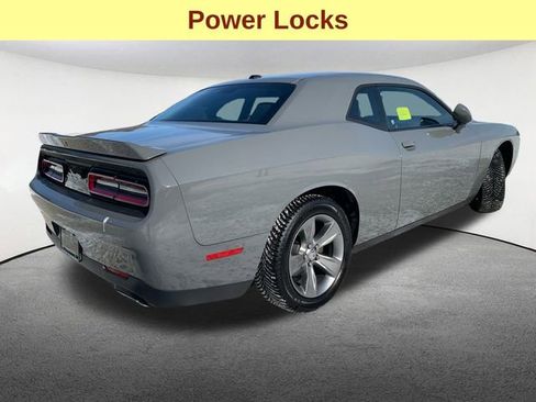 Used 2019 Dodge Challenger SXT image 12