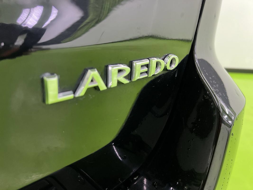 Used 2022 Jeep Grand Cherokee Laredo E AWD/4WD image 14