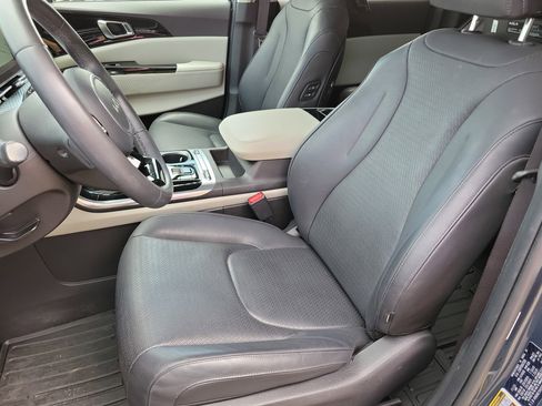 Used 2024 Kia Carnival SX Prestige FWD image 4