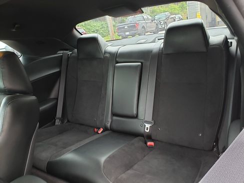Used 2016 Dodge Challenger R/T Scat Pack w/ Leather Interior Group image 11