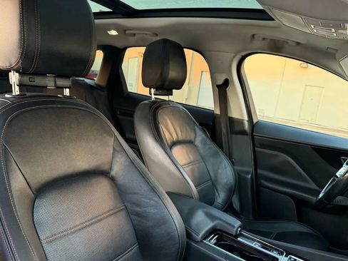 Used 2018 Jaguar F-PACE Prestige image 18