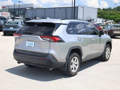 Used 2021 Toyota RAV4 LE AWD/4WD image 6