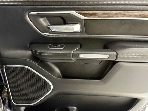 Used 2019 RAM 1500 Laramie AWD/4WD image 15
