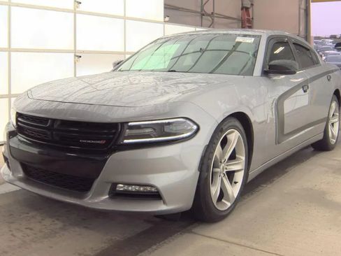 Used 2018 Dodge Charger R/T RWD image 1