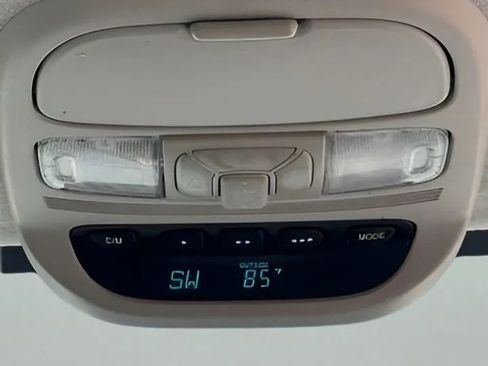 Used 2008 Toyota Sienna XLE Limited FWD image 37