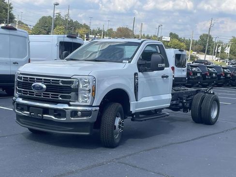 New 2025 Ford F350 XL w/ XL Chrome Package image 24