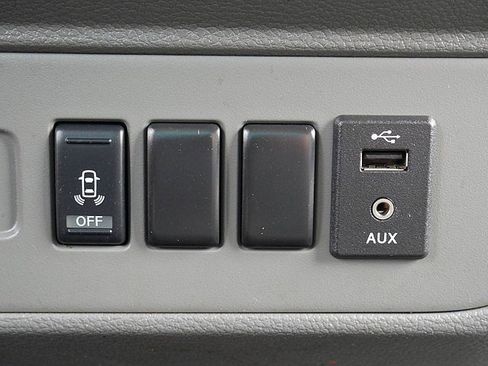 Used 2018 Nissan NV 2500 SV image 26