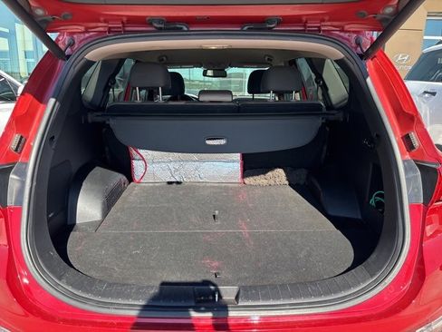 Used 2019 Hyundai Santa Fe SEL image 15