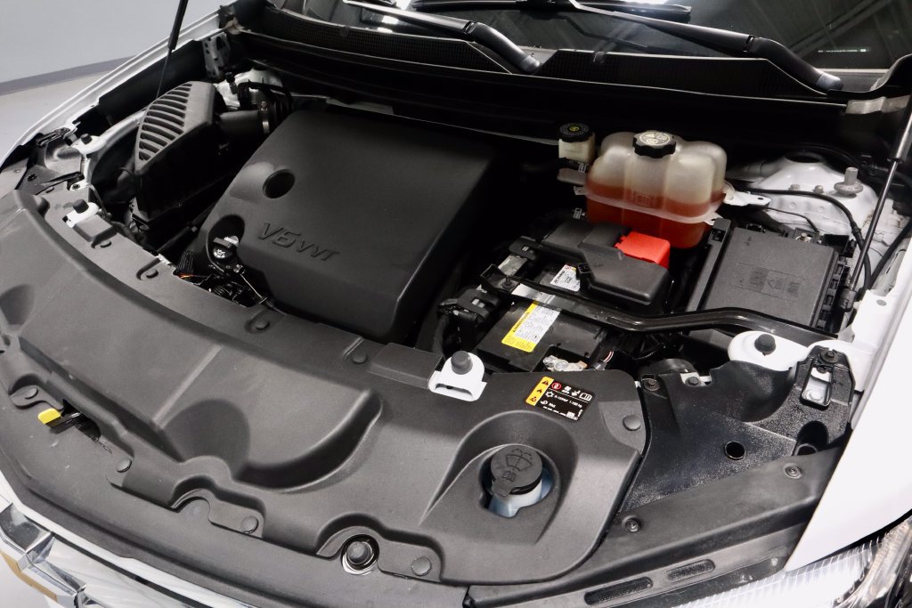 Used 2023 Chevrolet Traverse LT FWD image 18