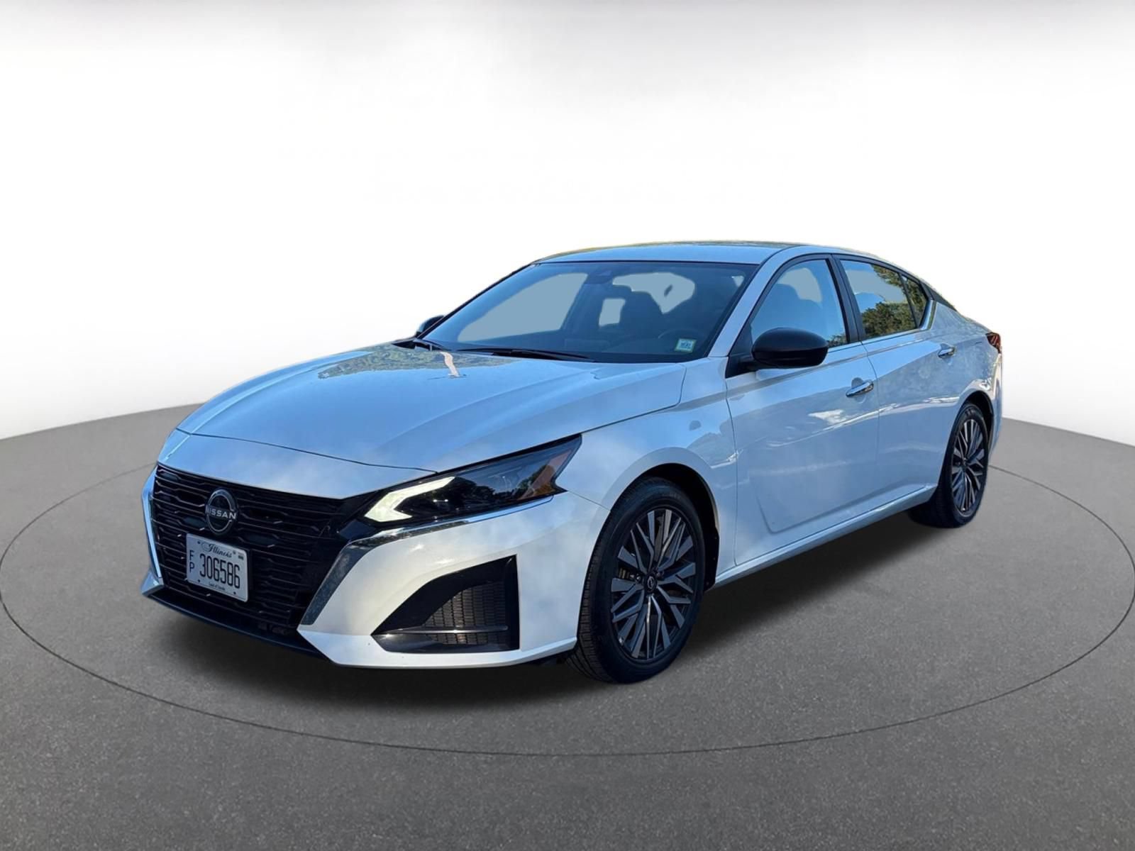 Used 2025 Nissan Altima 2.5 SV FWD image 4