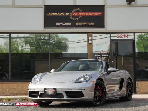 Used 2018 Porsche 718 Boxster S RWD image 1