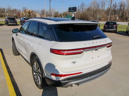 Used 2025 Lincoln Corsair Reserve w/ Equipment Group 202A image 4