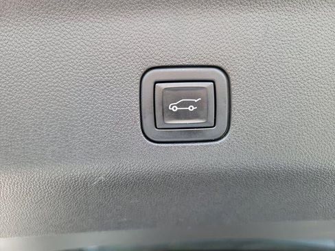 Used 2023 GMC Yukon Denali Ultimate AWD/4WD image 15