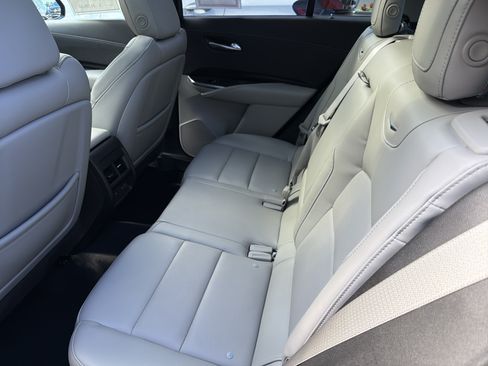 Used 2021 Cadillac XT4 Premium Luxury AWD/4WD image 24