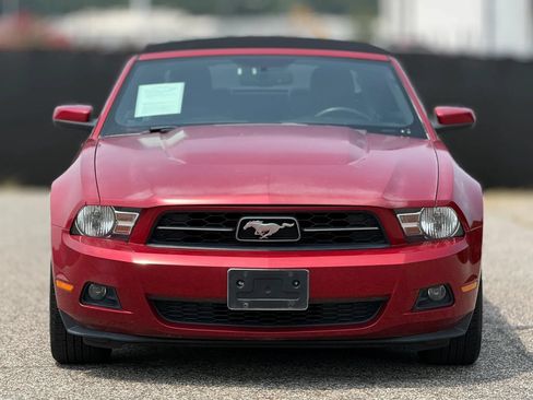 Used 2010 Ford Mustang Convertible RWD image 5