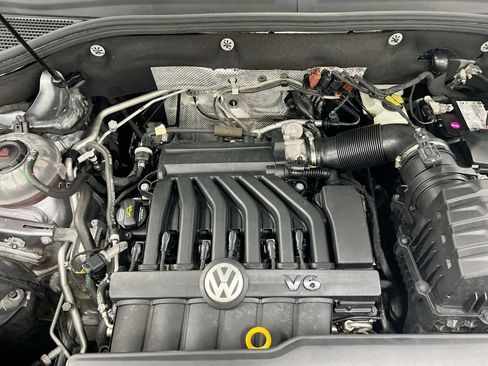 Used 2021 Volkswagen Atlas Cross Sport SEL R-Line AWD/4WD image 25
