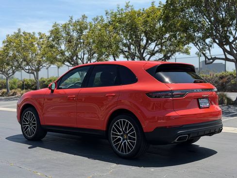 Used 2021 Porsche Cayenne AWD/4WD image 7