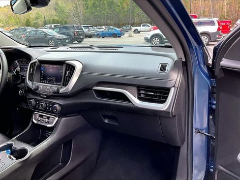 Used 2024 GMC Terrain SLT AWD/4WD image 13