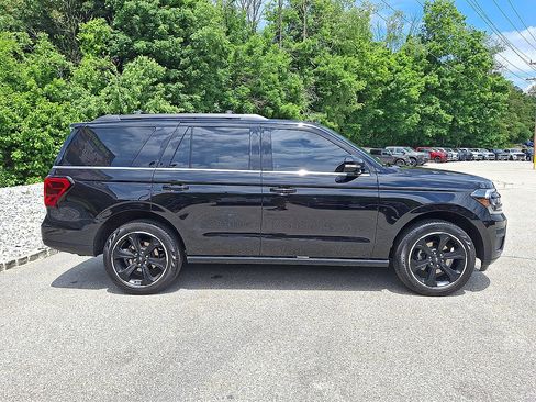 Used 2024 Ford Expedition Limited AWD/4WD image 26