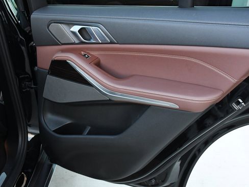 Used 2021 BMW X5 xDrive40i w/ Premium Package image 21