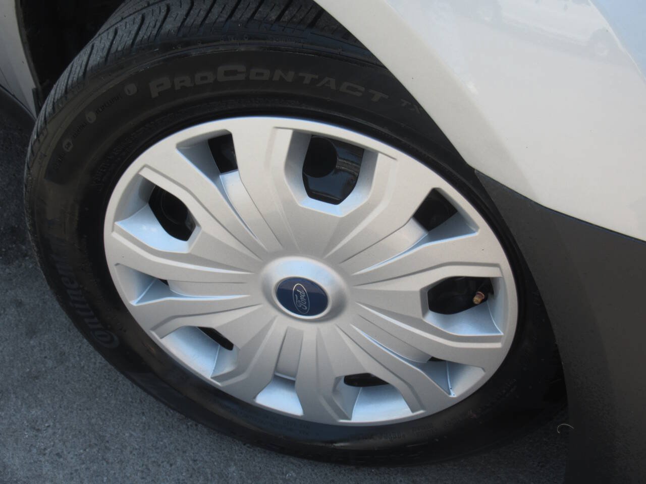 Used 2023 Ford Transit Connect XL FWD image 4