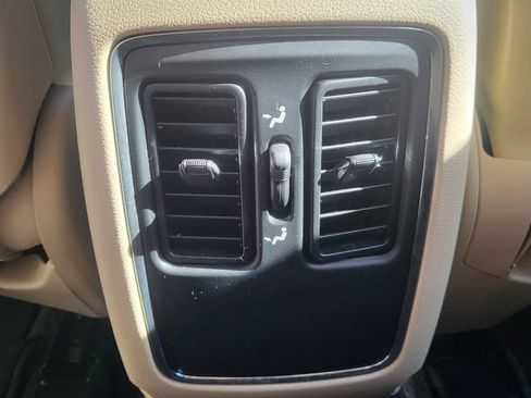 Used 2018 Jeep Grand Cherokee Laredo AWD/4WD image 25