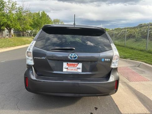 Used 2014 Toyota Prius V Two FWD image 4