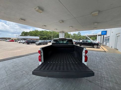Used 2025 Chevrolet Silverado 1500 LTZ w/ Z71 Off-Road Package AWD/4WD image 9