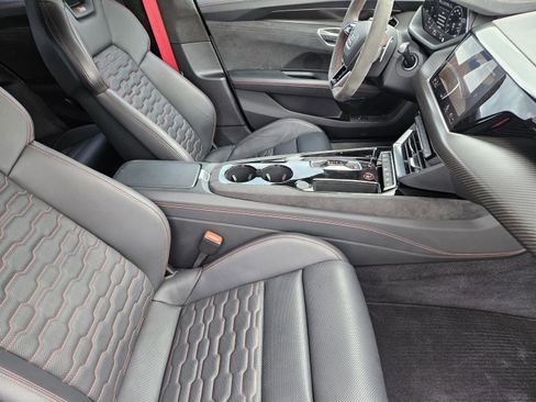 Used 2022 Audi RS e-tron GT image 14