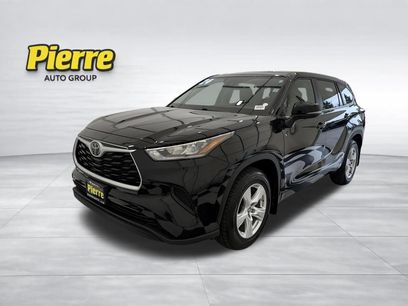 Used 2024 Toyota Highlander LE