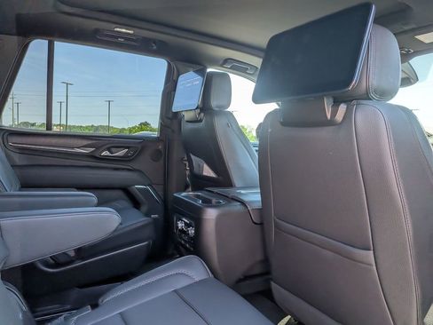 Used 2024 GMC Yukon Denali w/ Advanced Technology Package AWD/4WD image 27