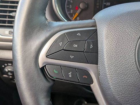 Used 2019 Jeep Grand Cherokee Altitude AWD/4WD image 23