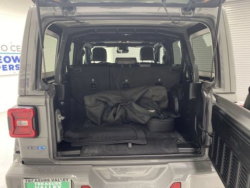 Used 2023 Jeep Wrangler Unlimited Sahara AWD/4WD image 23