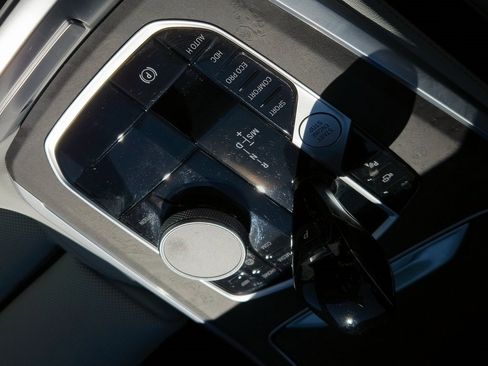 Used 2023 BMW X5 xDrive40i w/ Premium Package image 16