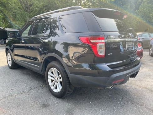 Used 2015 Ford Explorer XLT image 2