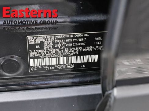 Used 2021 Toyota RAV4 XLE AWD/4WD image 34