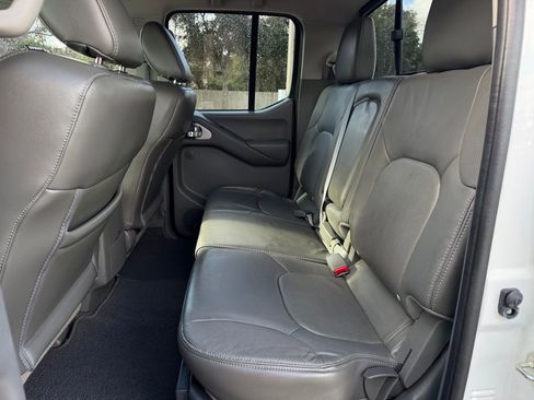Used 2019 Nissan Frontier SL image 16