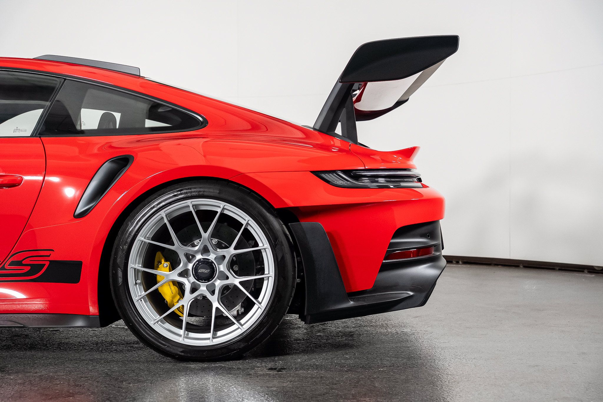 Used 2025 Porsche 911 GT3 RS RWD image 18