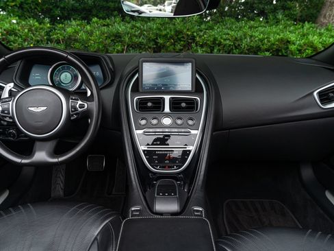 Used 2020 Aston Martin DB11 Volante RWD image 21