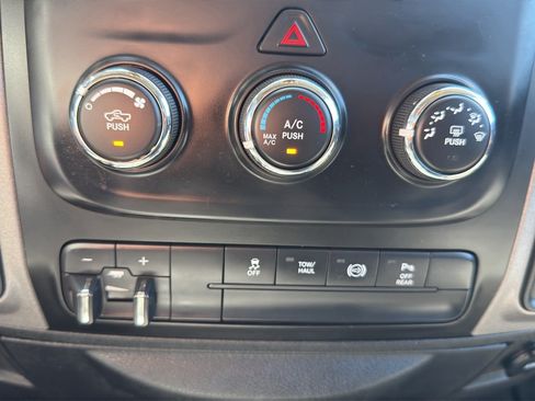 Used 2016 RAM 2500 Tradesman w/ Chrome Appearance Group AWD/4WD image 30